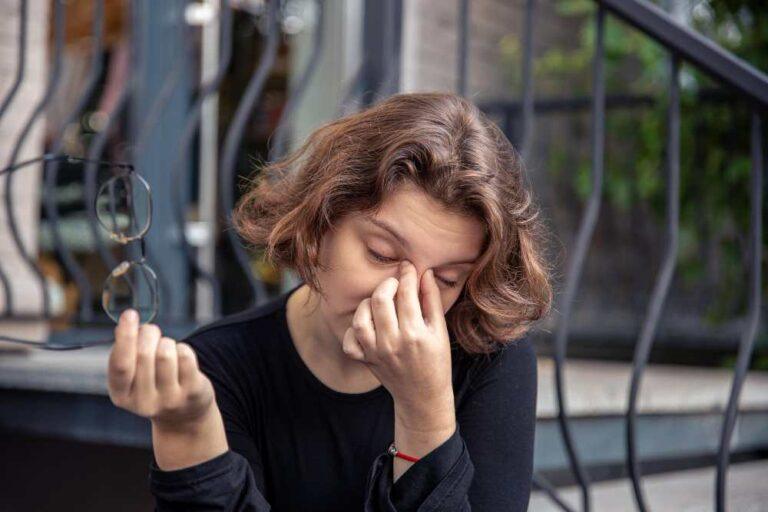 You Wear Contacts with Dry Eyes